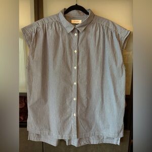 Banana Republic Sleeveless Shirt - Lot of 2